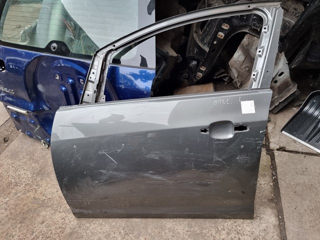Дверь передняя, левая 13285606 OPEL