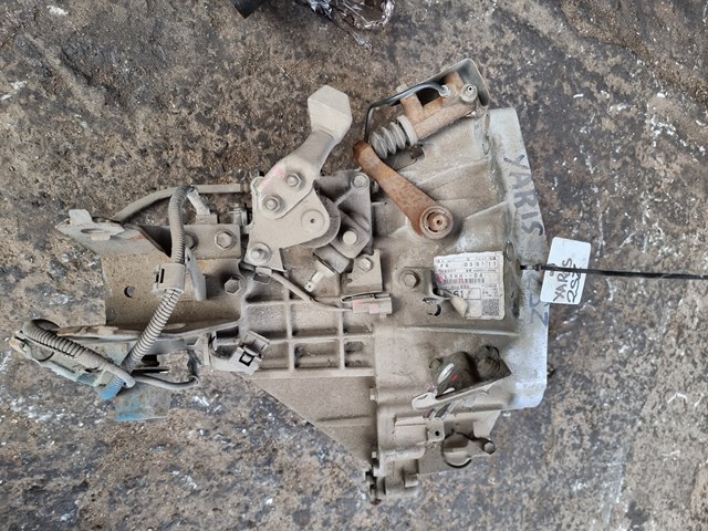 Ручная коробка передач 3030052420 TOYOTA