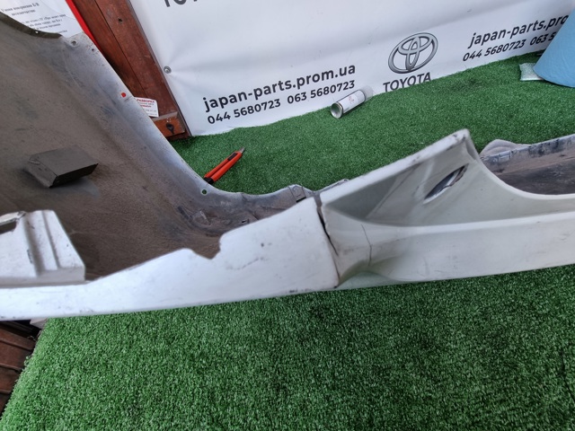 TOYOTA 5215933956 Задний бампер в наличии Кривой Рог