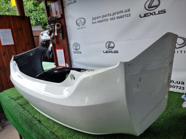 Задний бампер 5215947905 TOYOTA