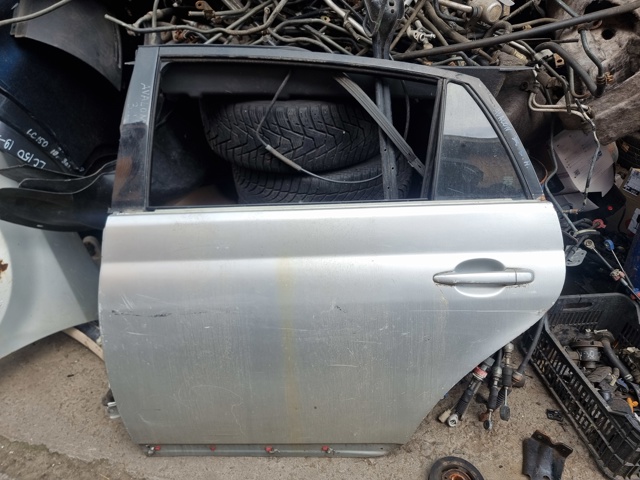 Дверь задняя, левая 67004AC040 TOYOTA