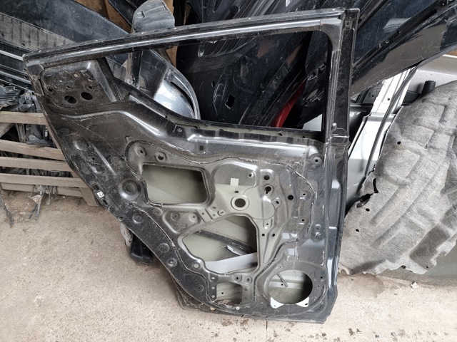 TOYOTA 67004F4010 Дверь задняя левая в наличии Черновцы