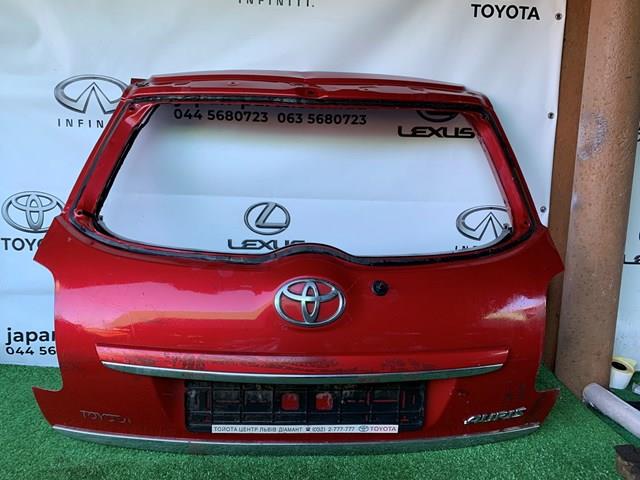 Toyota auris 2007-2012 ляда задня 67005-12A30