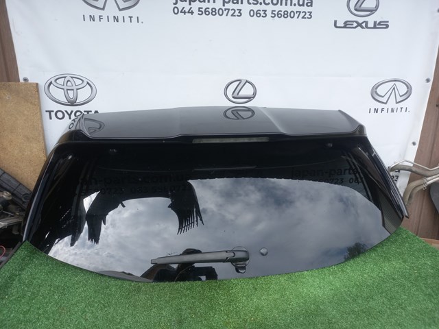 Стекло третьей/пятой двери 681050E080 TOYOTA