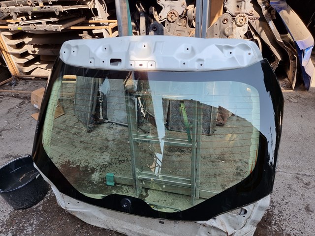 68105F4021 TOYOTA Стекло багажника двери 3/5-й задней (ляды) купить в Украина