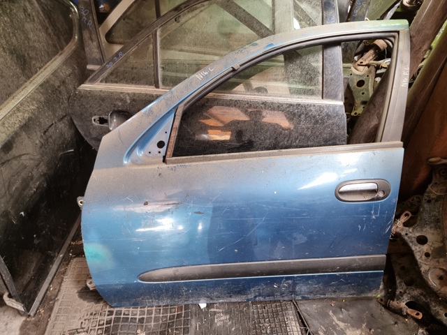 Двери 801015M431 NISSAN