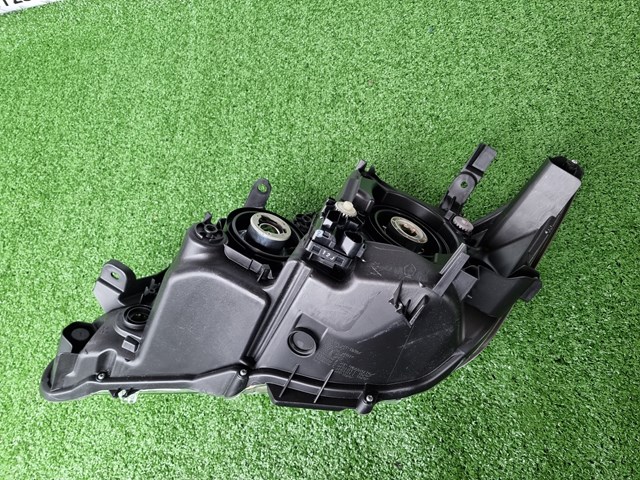8113033841 TOYOTA Фара правая купить в Черновцы