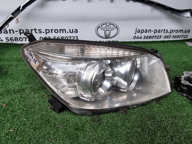 Вставка фары правой 8113042310 TOYOTA