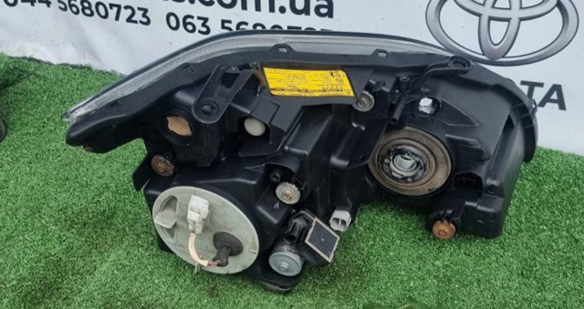 TOYOTA 8118548242 Левая фара в наличии Харьков