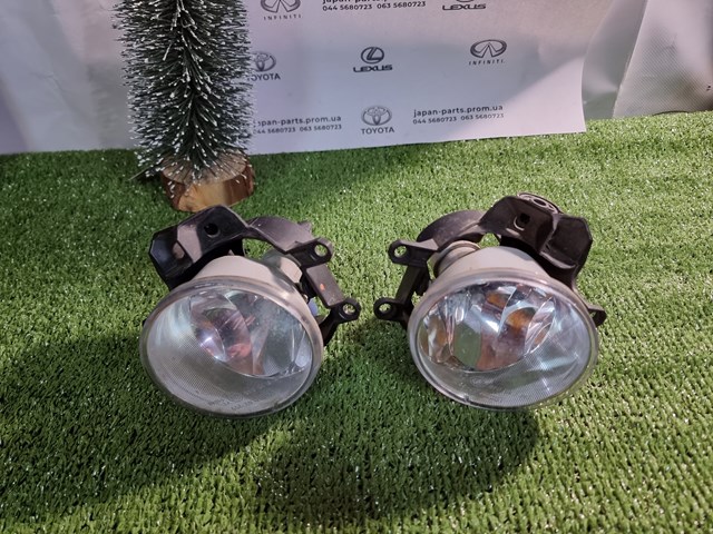 Фара противотуманная, правая 8121002110 TOYOTA