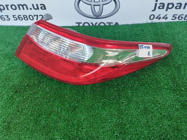 Задний правый внешний фонарь 8155006640 TOYOTA