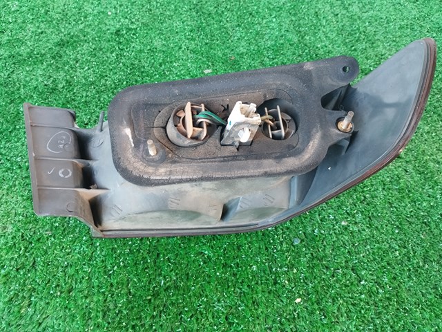 TOYOTA 8155133030 Стекло фонаря заднего внешнего правого в наличии Николаев