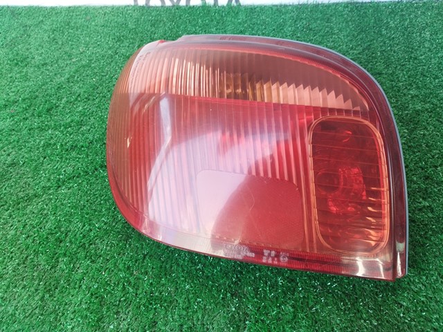 Фонарь задний левый 8156052320 TOYOTA