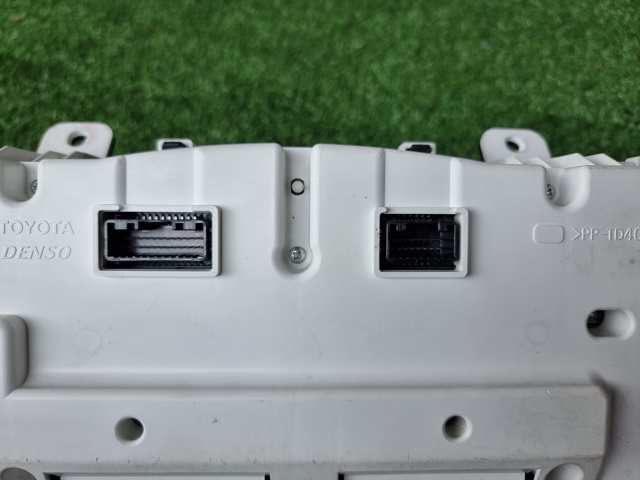 8380033D40 TOYOTA Приборная доска (щиток приборов) купить в Полтава