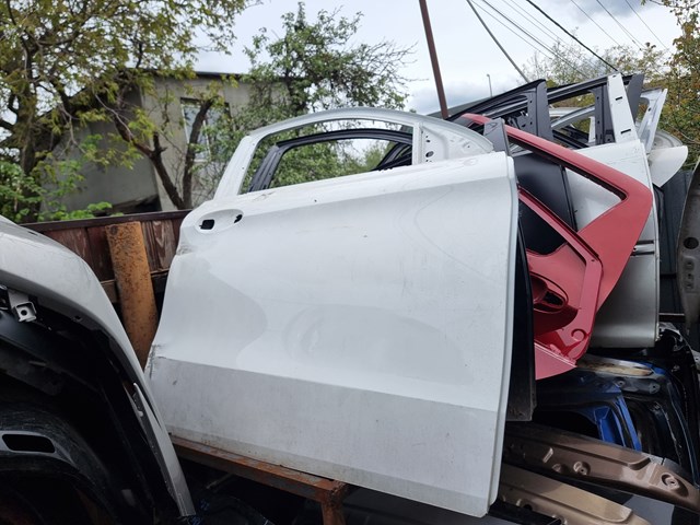 Пассажирская передняя дверь A1677200600 MERCEDES