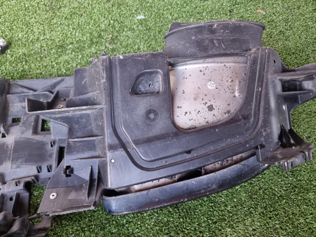 Кронштейн бампера заднего, правый A2138854001 MERCEDES