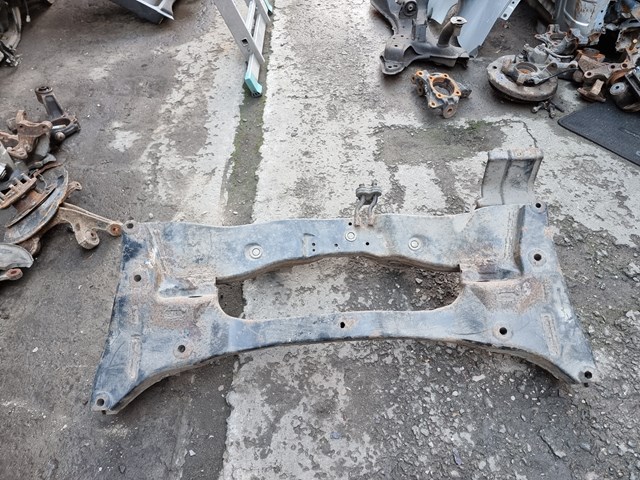 Поперечка задней подвески MR961171 MITSUBISHI
