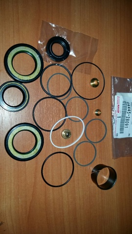 0444528091 TOYOTA Ремкомплект рулевой рейки (механизма), (ком-кт уплотнений) купить в Ужгород