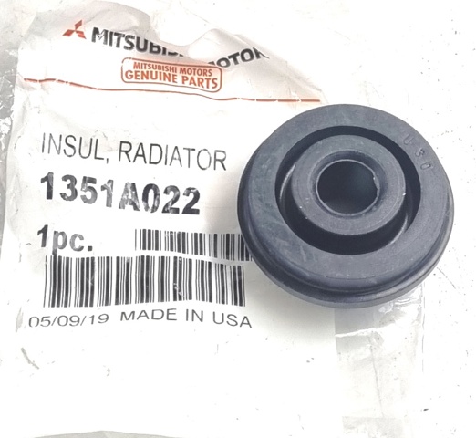 MITSUBISHI 1351A022 Подушка крепления радиатора верхняя в наличии Николаев