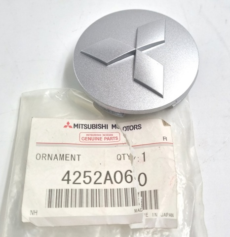 4252A060 MITSUBISHI Колпаки купить в Украина