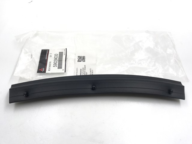 Резинка уплотнительная под капот 5902A030 MITSUBISHI