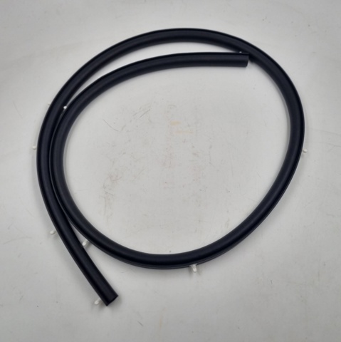 5902A054 MITSUBISHI Уплотнитель капота купить в Ужгород