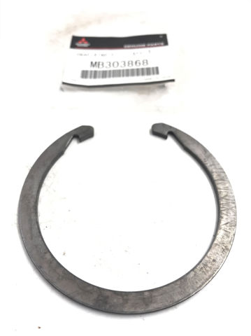 MB303868 MITSUBISHI Кольцо стопорное подшипника передней ступицы купить в Львов
