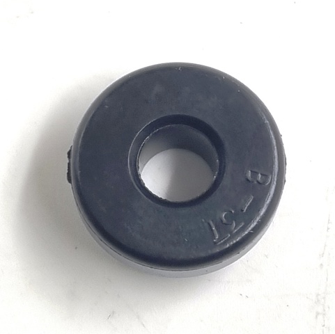 Болт клапанной крышки ГБЦ MD000523 MITSUBISHI