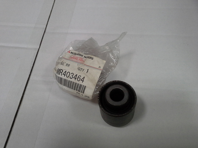 MR403464 MITSUBISHI Сайлентблок заднего поперечного рычага купить в Запорожье
