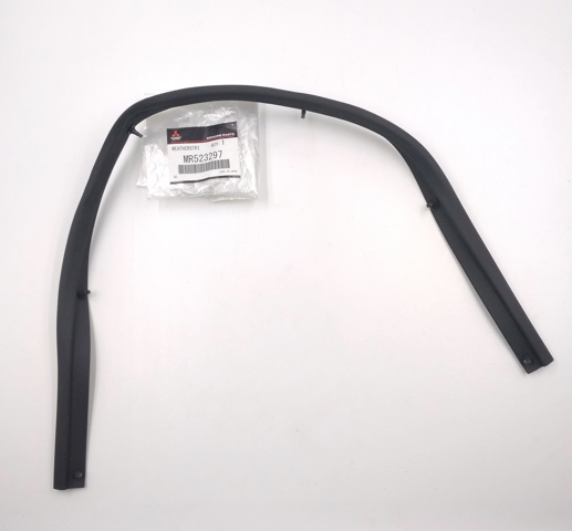 Резинка под капот MR523297 MITSUBISHI