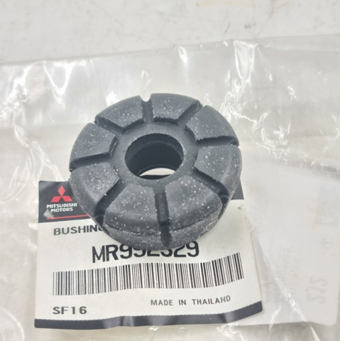 MR992329 MITSUBISHI Втулка штока амортизатора переднего купить в Тернополь
