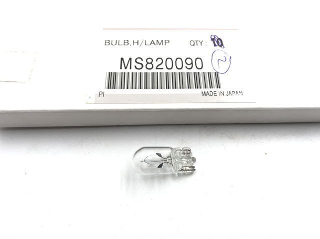 Лампочка плафона освещения салона/кабины MS820090 MITSUBISHI
