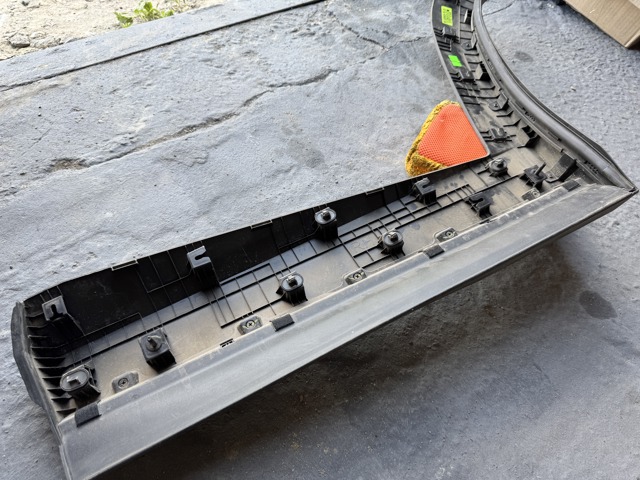 87732N7000 HYUNDAI Молдинг двери задней правой нижний купить в Винница
