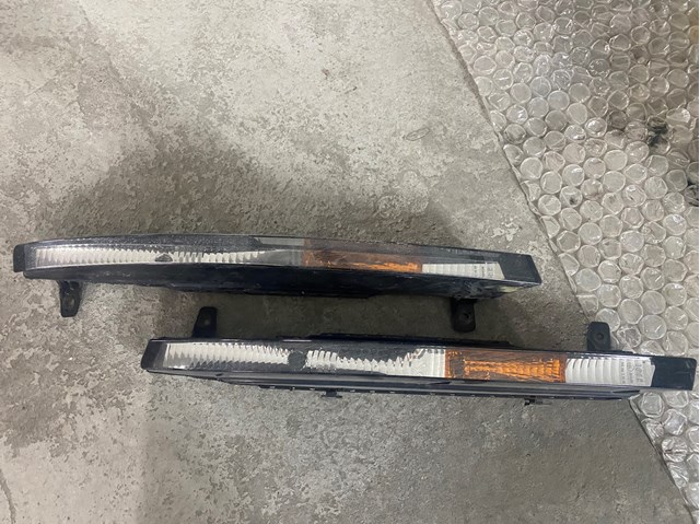 Левый указатель поворота 4L0953041B VAG