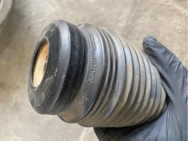 VAG 7L0412137 Пыльник амортизатора переднего в наличии Чернигов