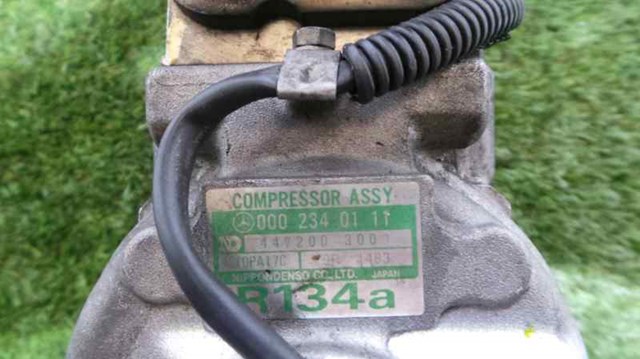 Compressor de ar condicionado para Mercedes-Benz sedan (W124) (1984-1989) 300 E 4-Matic (124.230) M103985 0002340111