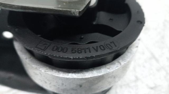 Q0005811V007000000 MERCEDES Передняя опора двигателя купить в Павлоград