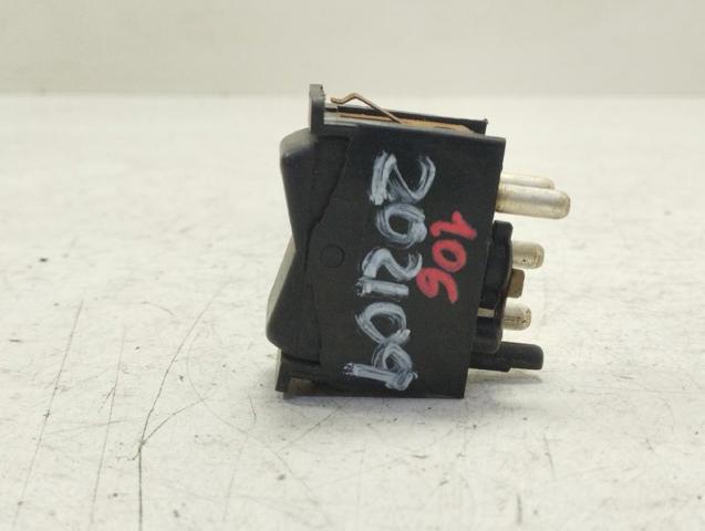 MERCEDES A0008206110 Кнопка включения обогрева заднего стекла в наличии Ирпень