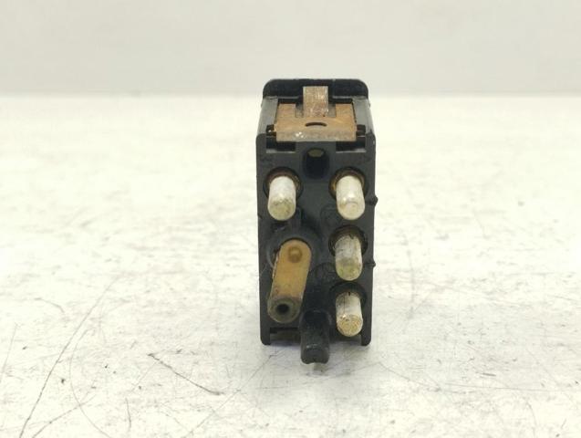 MERCEDES A0008206110 Кнопка включения обогрева заднего стекла в наличии Ровно