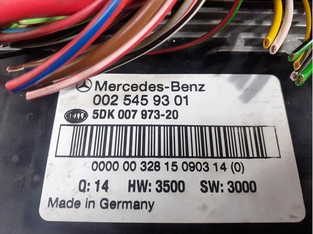 Caixa de relé/fusível para Mercedes-Benz C-Class C 270 CDI (203.016) OM612962 0025459301