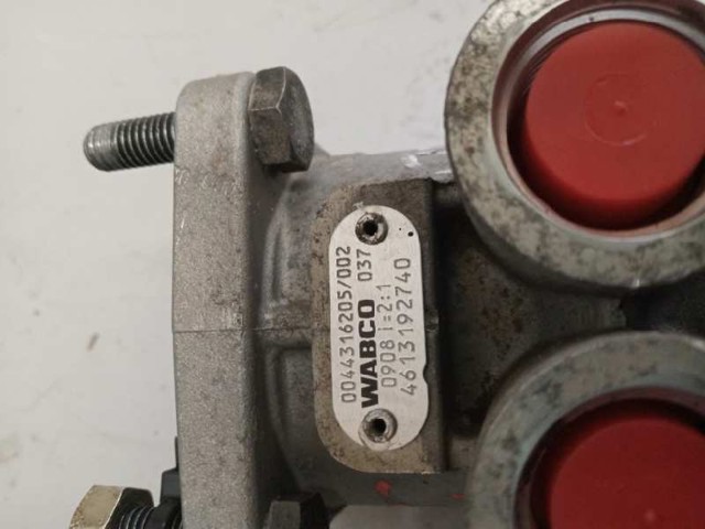MERCEDES 0044316205 Кран тормозной, подпедальный (TRUCK) в наличии Чернигов