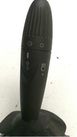 Comutador instalado na coluna da direção, montado Fiat Punto 176C