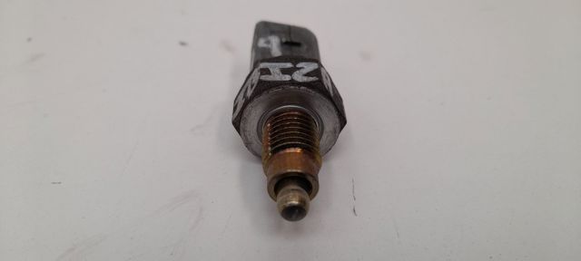 Sensor de ativação das luzes de marcha à ré 02T945415A VAG