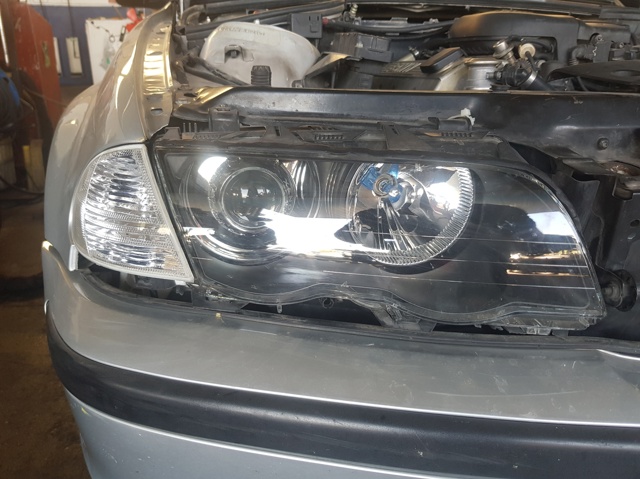 Luz direita 0301089276 BMW