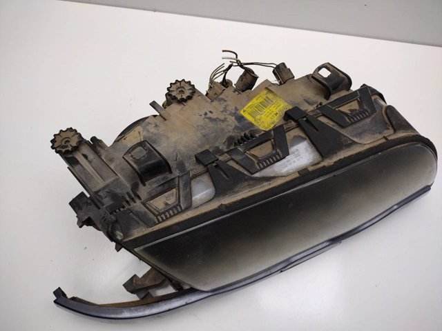 BMW 0301089276 Правая фара в наличии Львов