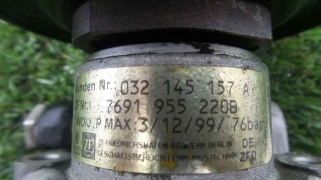 Bomba de direção para volkswagen polo 50 1.0 aer 032145157A