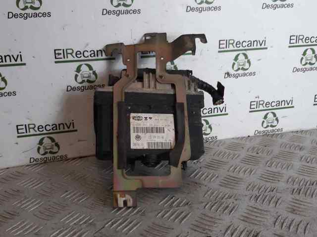 VAG 032906030AB Блок управления двигателем в наличии Черкассы
