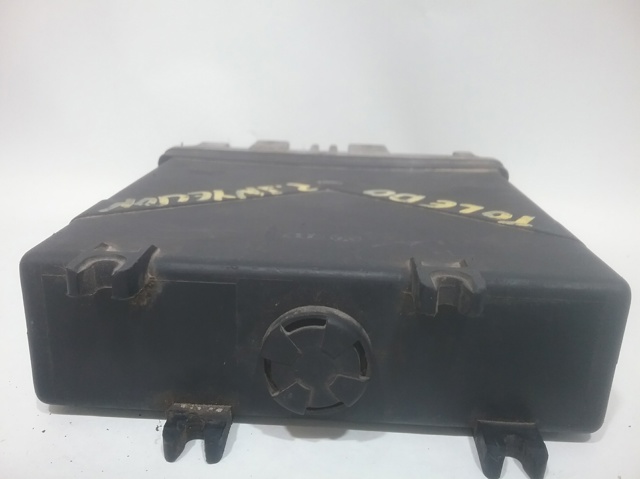 VAG 037906022CL Блок управления двигателем в наличии Чернигов