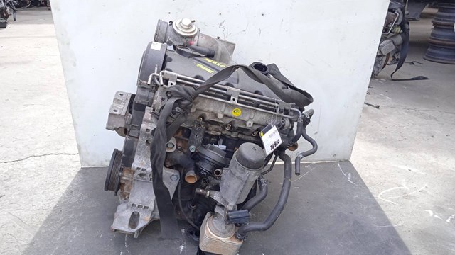 Resfriador de óleo do motor para Volkswagen Passat variante 2.0 TDI (140 cv) CBA 038117021C