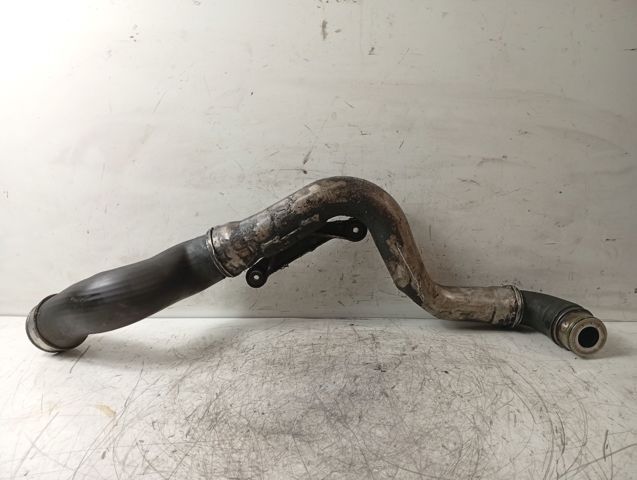 Mangueira (cano derivado) inferior de intercooler 038131111 VAG